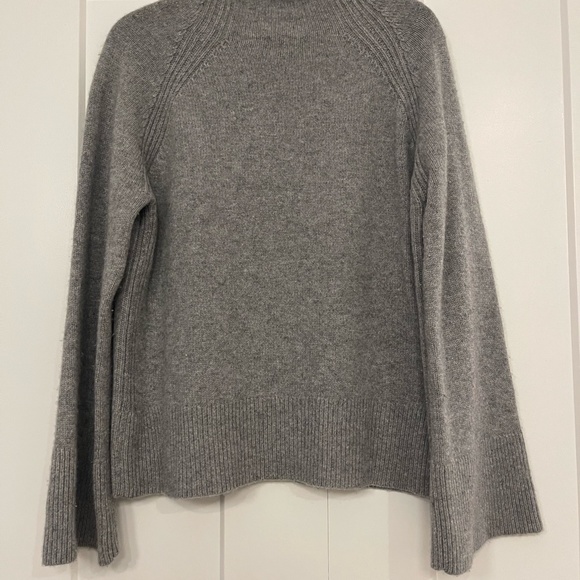 Theory Sweaters - Theory gray 100 % cashmere wide sleeve sweater with roll neck Large